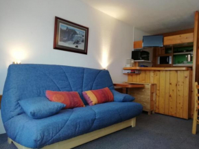 Studio skis aux pieds, 5 personnes, balcon, proche commerces, Arc 1800 - FR-1-411-448